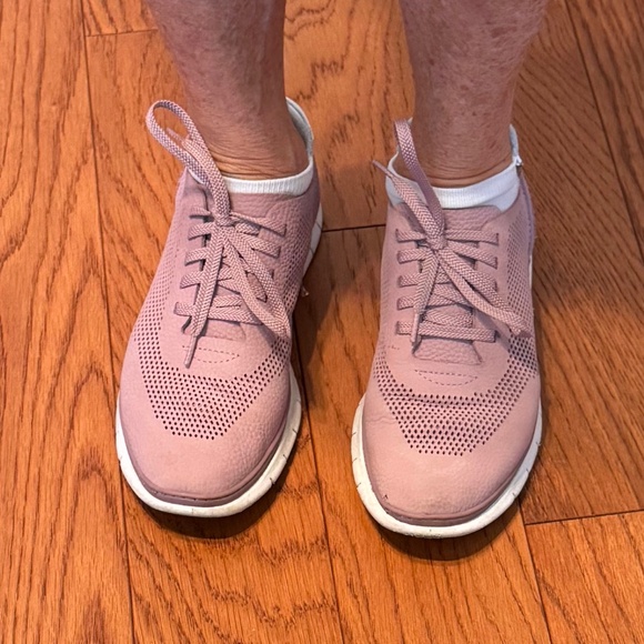 Vionic Joey Nubuck Sneaker in Mauve Size 6.5 - Picture 4 of 8